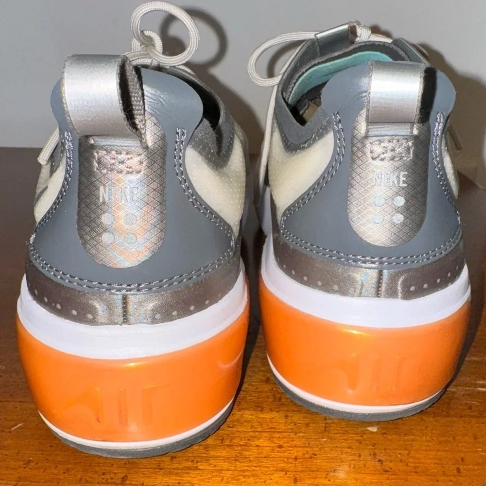 Nike Air Max Dia SE Women’s Size 8